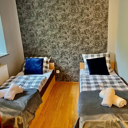 Tanie Puszkina 2 Apartment Waldenburg